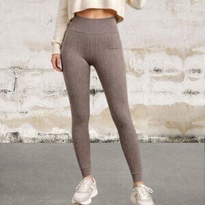 New Fashion Women's Tan Cable Knit Seamless Leggings - One Size